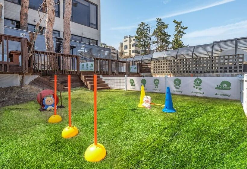 Gangneung Dangdangi Dog Pension Blue