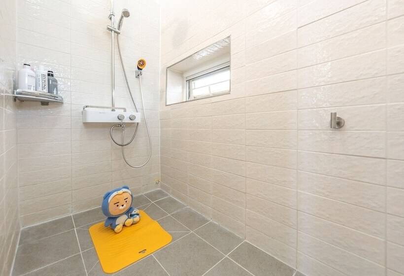 Gangneung Dangdangi Dog Pension Blue