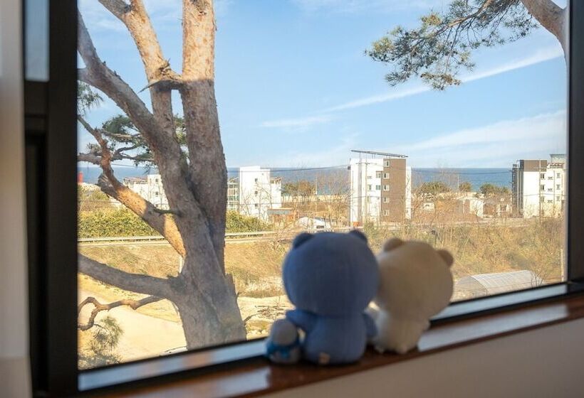 Gangneung Dangdangi Dog Pension Blue