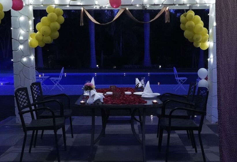 Village Machaan Resort