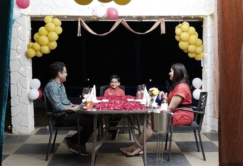 Village Machaan Resort