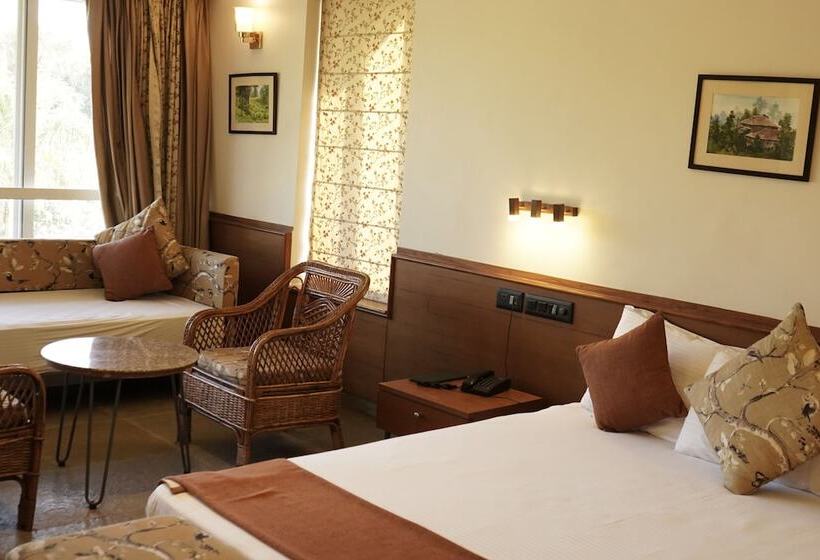 Village Machaan Resort