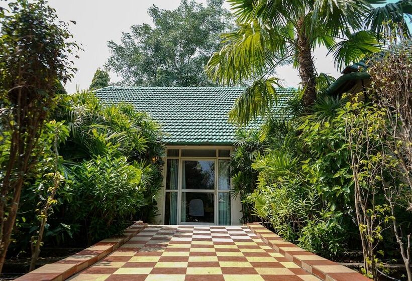 Village Machaan Resort