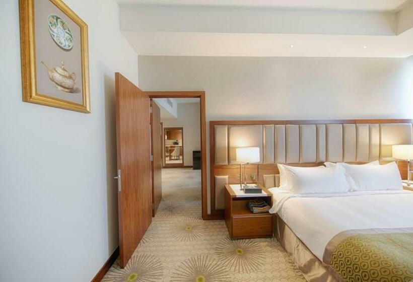 ホテル Holiday Suites Al Azizia