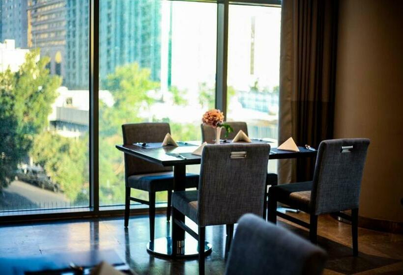 ホテル Holiday Suites Al Azizia