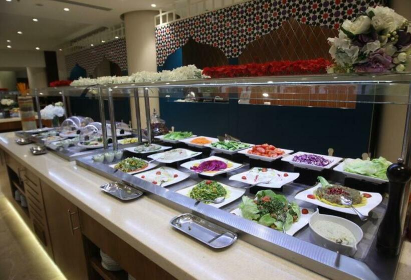 ホテル Holiday Suites Al Azizia