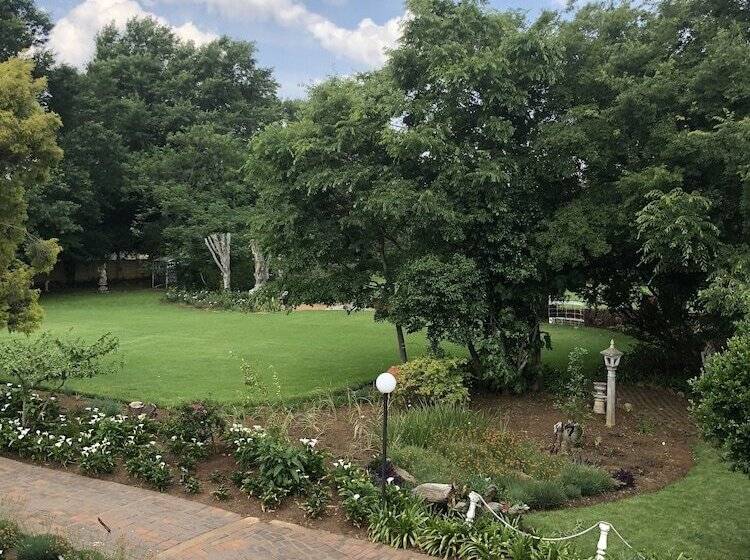 הוסטל Elsjes Guesthouse