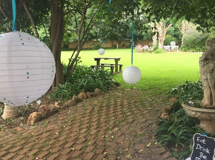 הוסטל Elsjes Guesthouse