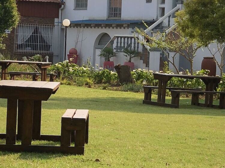 הוסטל Elsjes Guesthouse