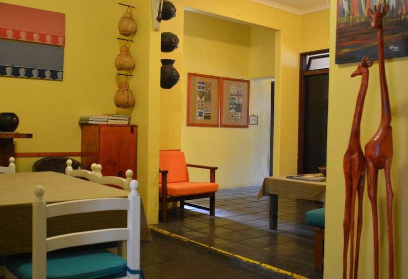 Общежитие Gibela Backpackers Lodge Durban