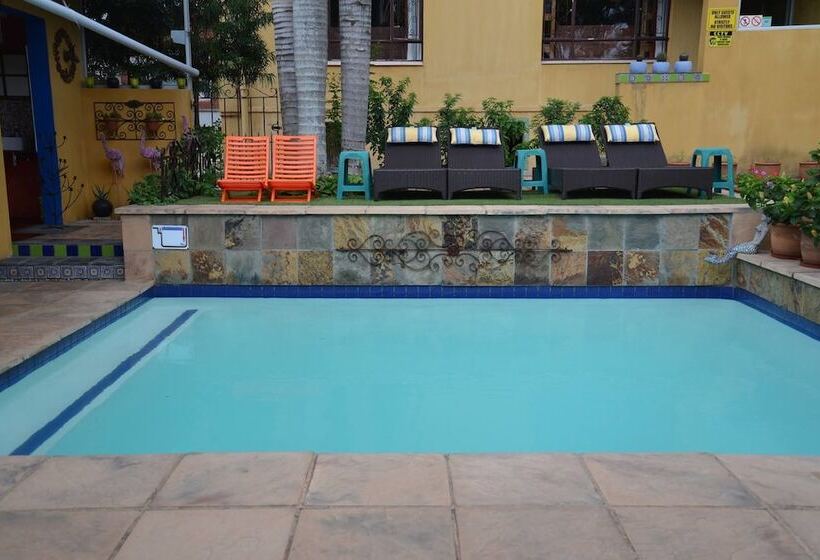Общежитие Gibela Backpackers Lodge Durban