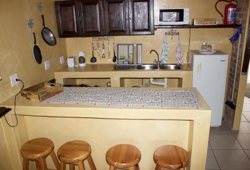 Общежитие Old Vic Travellers Inn Nelspruit