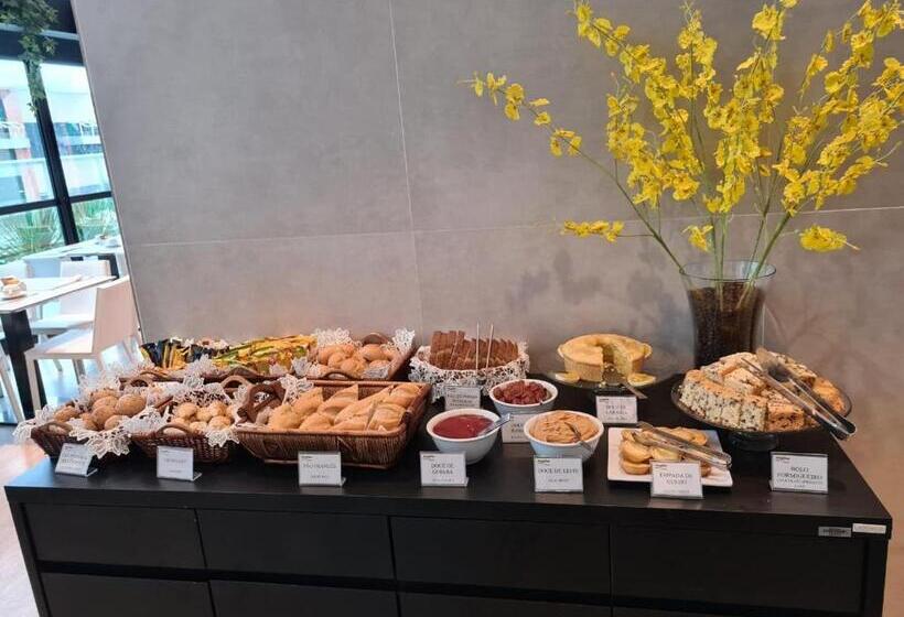 Astron Suítes Mondial Salvador By Nobile