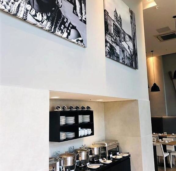 Astron Suítes Mondial Salvador By Nobile