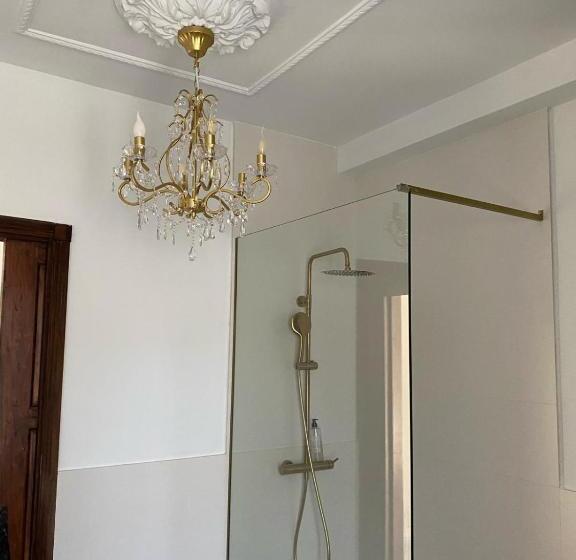 تختخواب و صبحانه Suite Comares