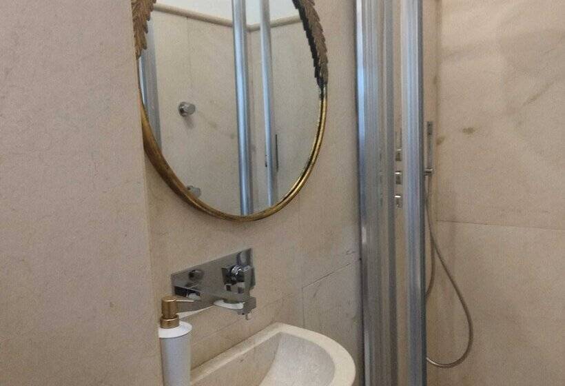 تختخواب و صبحانه Suite Comares