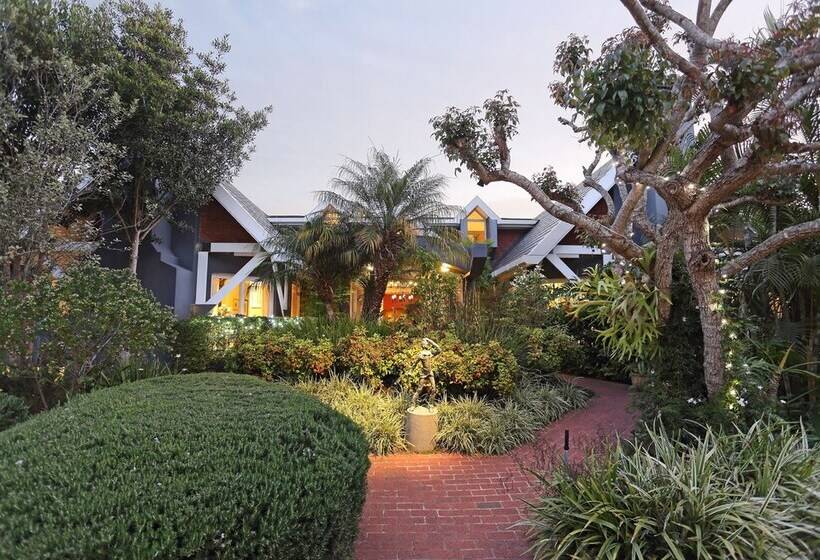 تختخواب و صبحانه Serendipity Country House & Restaurant