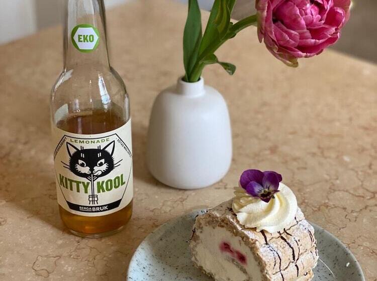 Café Mandeltårtan B&b Villafloraviola