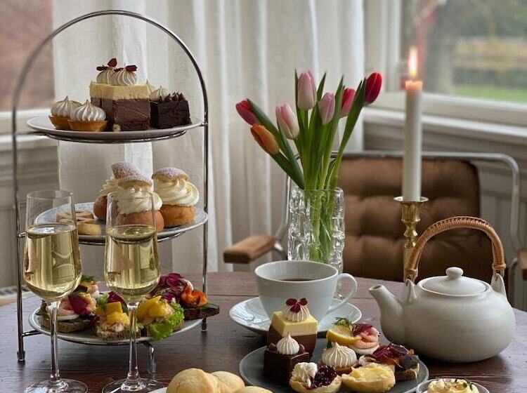 Café Mandeltårtan B&b Villafloraviola