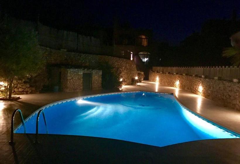 Ellie Boo Bed & Breakfast