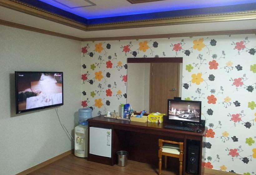 Отель Gwangju  Banana