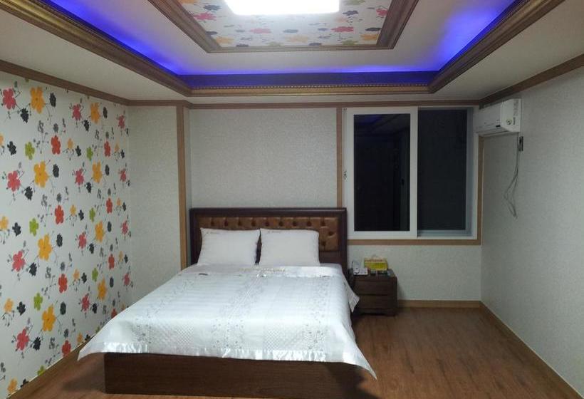 Отель Gwangju  Banana