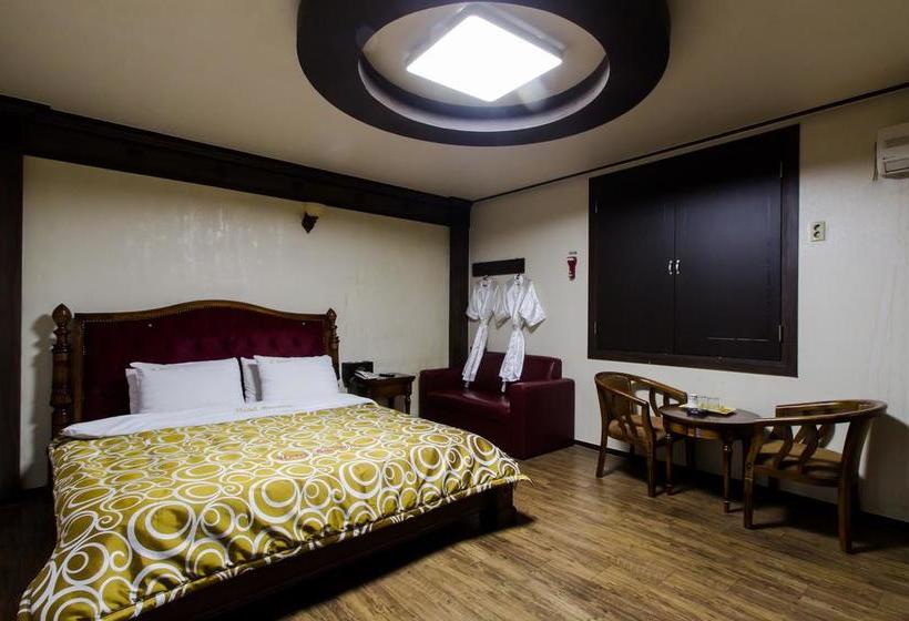 Отель Gwangju  Banana