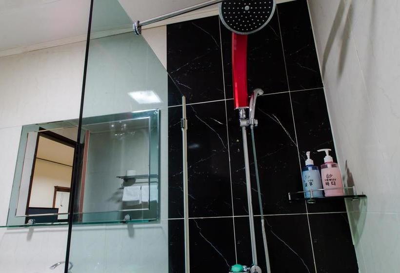 Отель Gwangju  Banana