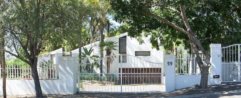 Haus Victoria Self Catering  Cottages