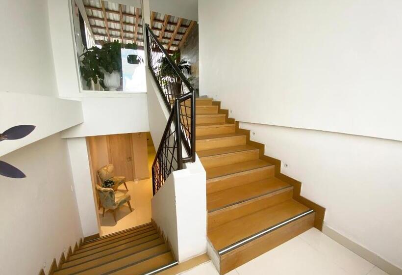 Отель 1525 By Geh Suites