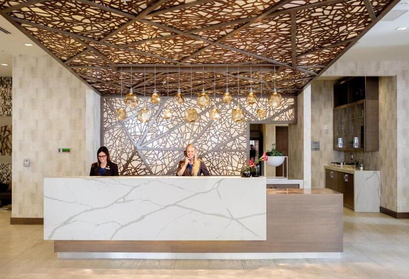 Ac Hotel By Marriott Cincinnati At The Banks