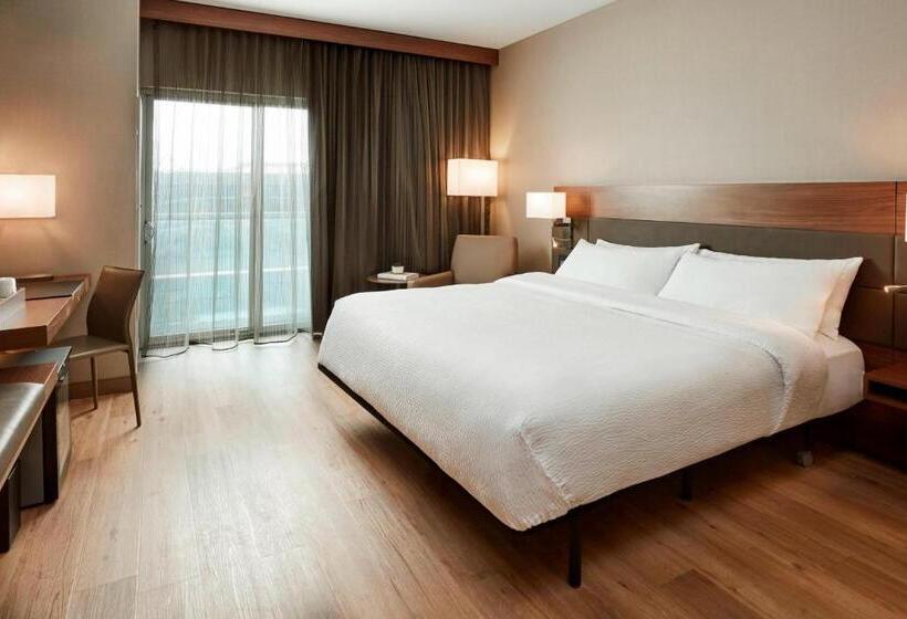 Ac Hotel By Marriott Cincinnati At The Banks