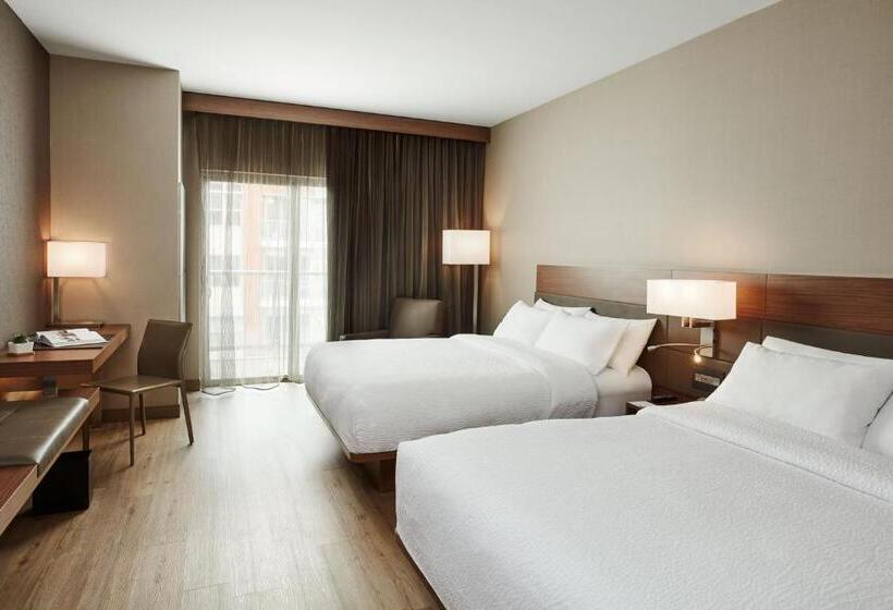 Ac Hotel By Marriott Cincinnati At The Banks