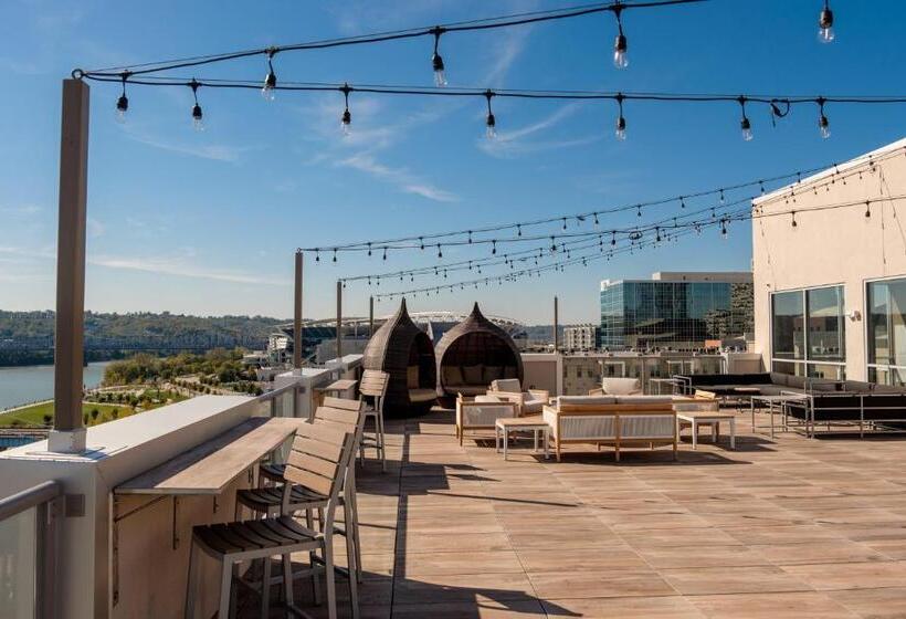 Ac Hotel By Marriott Cincinnati At The Banks