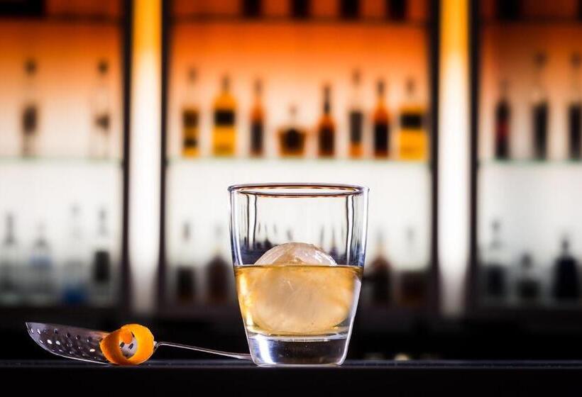 Ac Hotel By Marriott Cincinnati At The Banks