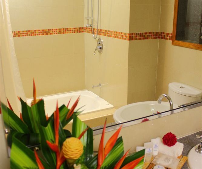 هتل Alotau International