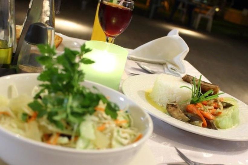 ホテル Alotau International