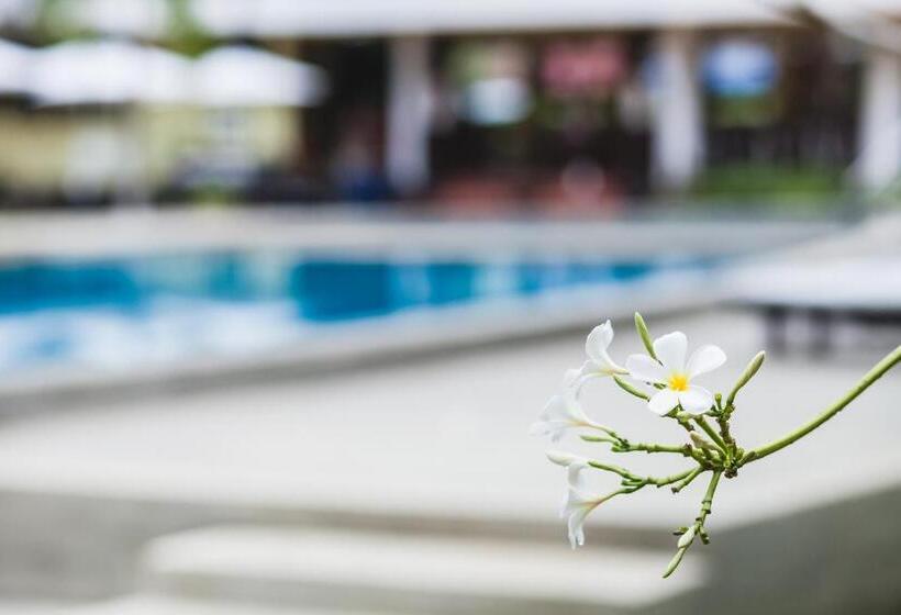 ホテル Anjungan Beach Resort