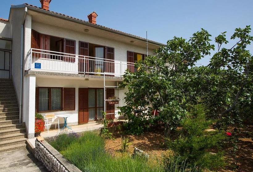 Отель Apartments Novi Vinodolski