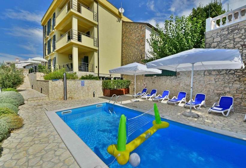 호텔 Apartments Novi Vinodolski