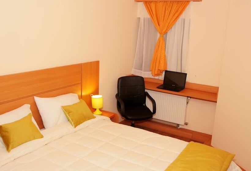 酒店 Camilo Henriquez