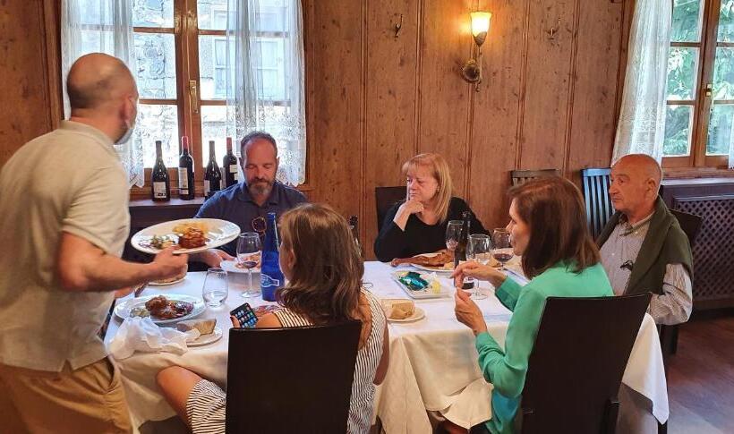 فندق Molina Real