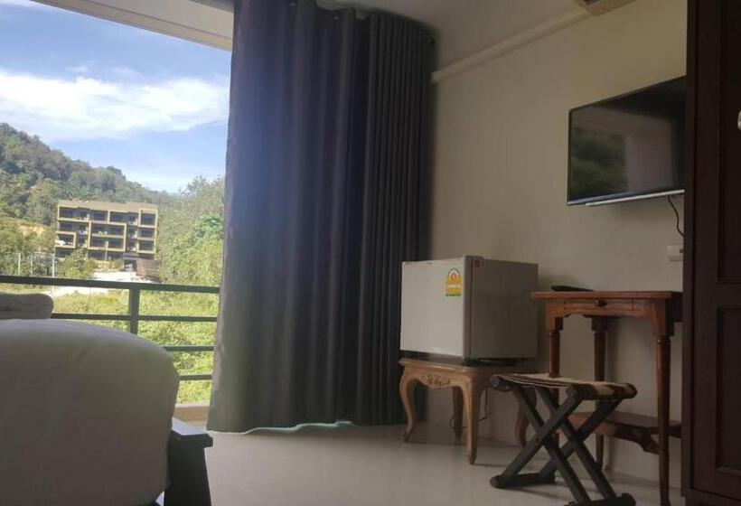 호텔 Chatchada House