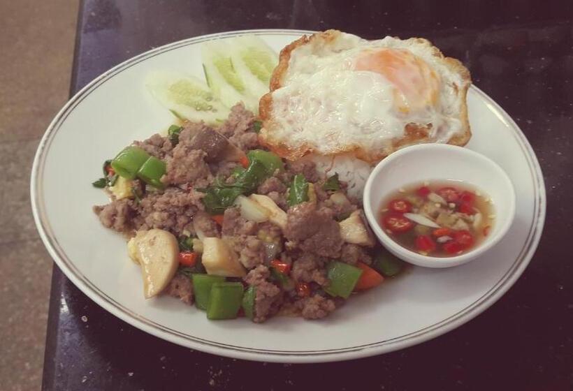 호텔 Chatchada House