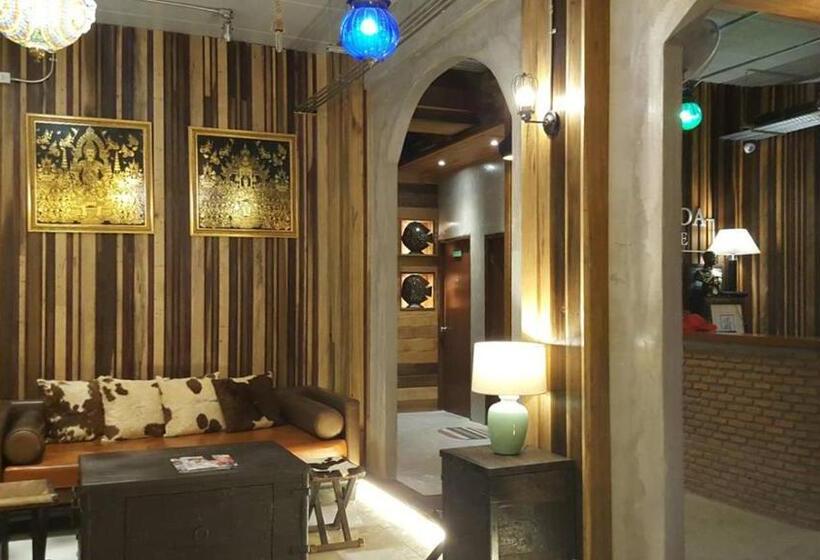 호텔 Chatchada House