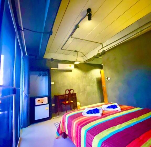 호텔 Chatchada House