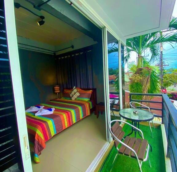 호텔 Chatchada House