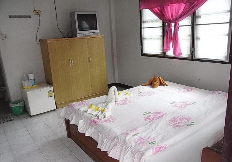 ホテル Chokdee Resort