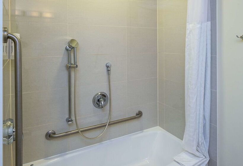 בית מלון כפרי Comfort Inn & Suites