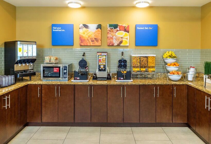 בית מלון כפרי Comfort Inn & Suites